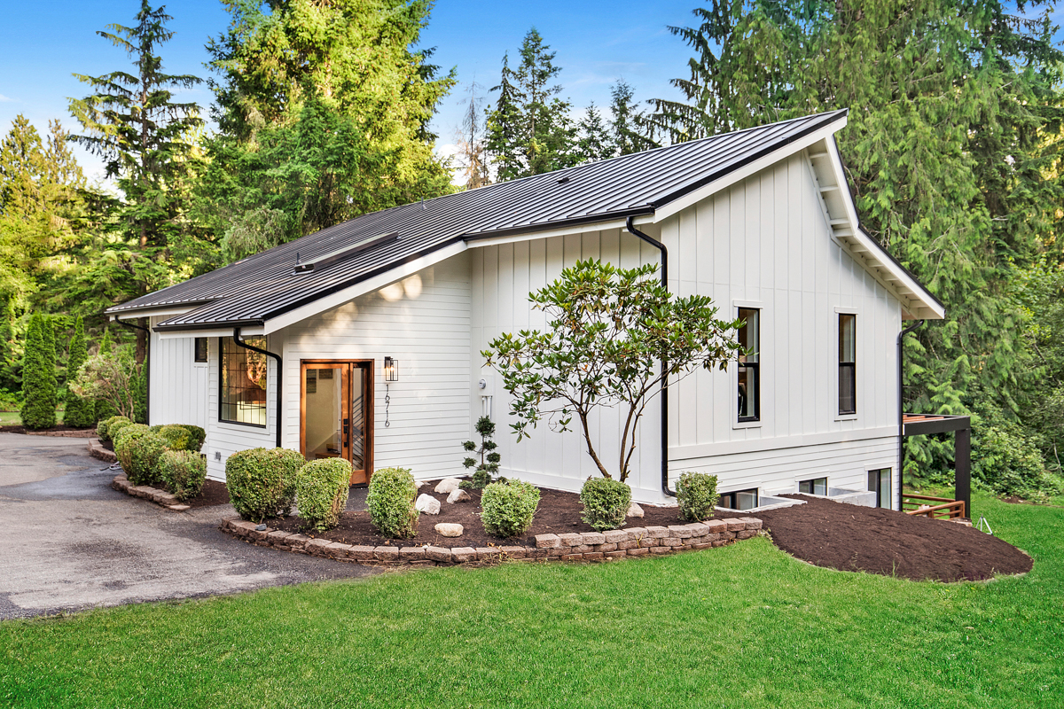 Flip of The Month: Woodinville Modern Farmhouse